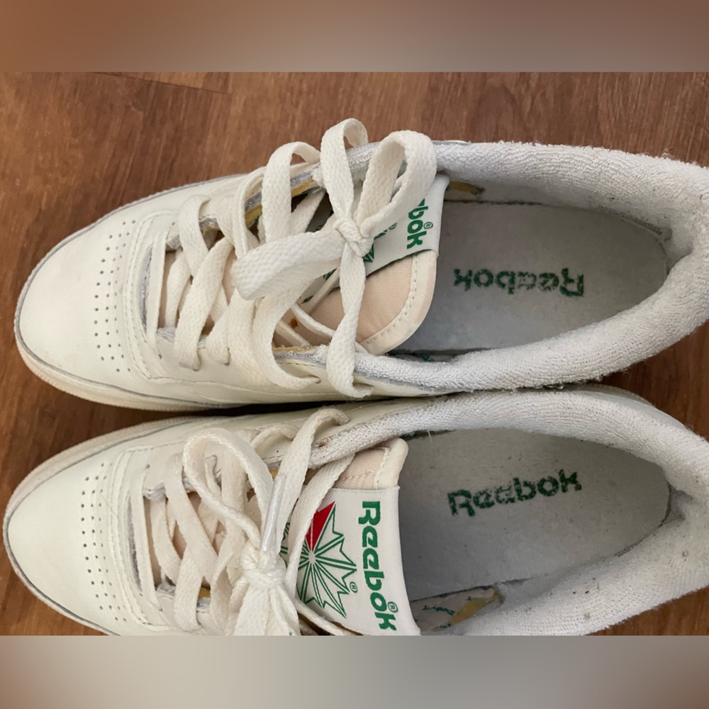 Like new Reebok sneakers